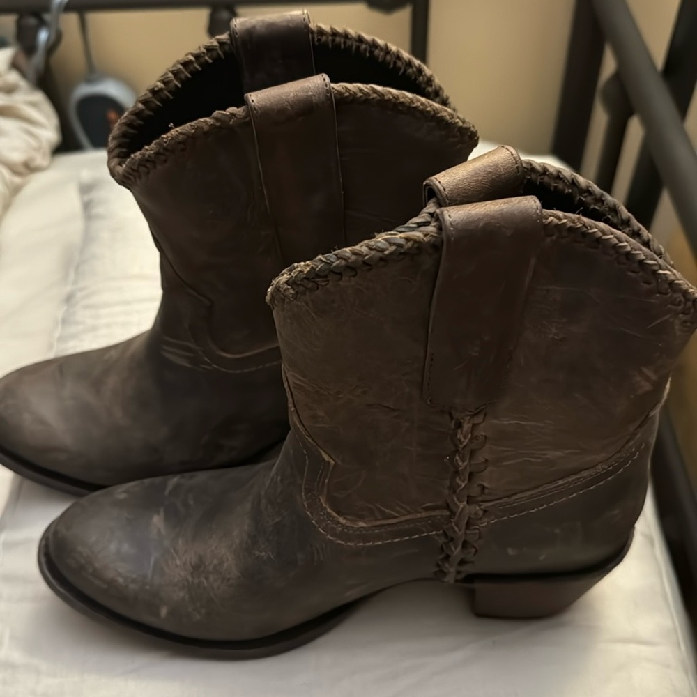 Lane Leather Ankle Boots